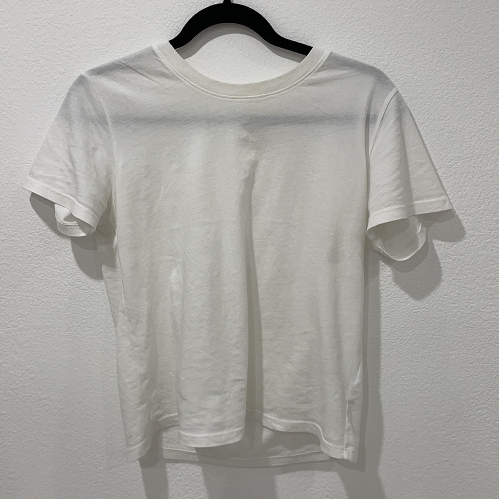 everlane white T-shirt